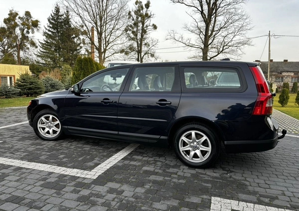 Volvo V70 cena 22800 przebieg: 338000, rok produkcji 2009 z Kisielice małe 211